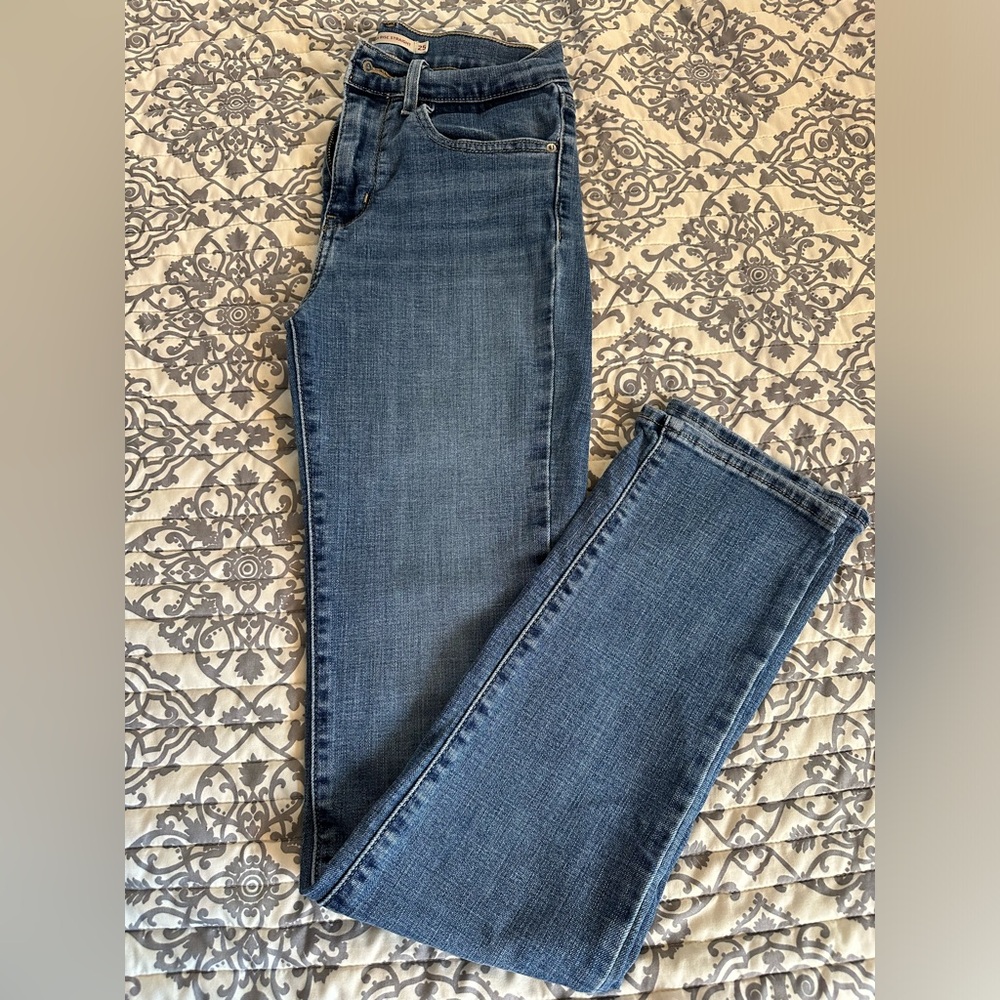 Levi’s 724 jeans